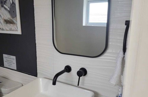 Irvington Apartment | Cozy 1bed + Private Bath Platinum Retreat near NYC/EWR/Major Hospital