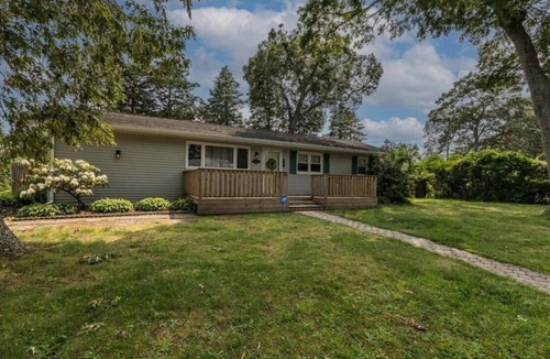 Bayville House | Cozy 3 bedroom pool home at the Jersey shore