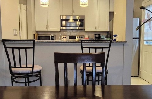 Richmond Apartment | Cozy 3BR/2BA Ground-Level Unit with King Bed, Minutes to Short Pump Mall