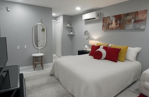 Orchid Lake Village Apartment | Cozy Apartment #2