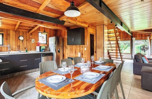 Avandaro House | Cozy Avandaro Cabin: Nature & Great Family Space
