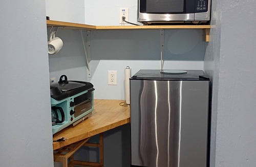 Bostwick Park Condo | Cozy Beach Front Studio Condo in Daytona Beach Shores