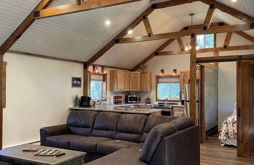 Hazel Green Cabin | Cozy Cabin Retreat located just minutes to Galena, IL & DBQ, IA