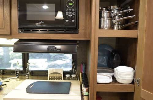 Durants Neck House | Cozy Camper~New Wash Shed~Fast Wi-Fi~Comfy Bed~Fire Pit~Near Croquet Club