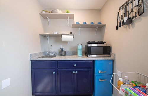 Concord Apartment | Cozy, contemporary, studio near all things Concord!