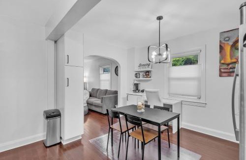 Saint Josephs House | Cozy Getaway Quiet Neighborhood Near DT