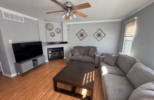 Marlton House | Cozy, modern charming 3-bedroom townhome close to Rt 73, Rt 70, I 95 and I 295
