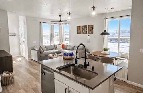 Arvada House | Cozy Mountain View Getaway!