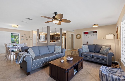 Wilbur-By-The-Sea House | 🏖️Cozy Pet-Friendly Beach Home | 3 Blocks to Beach | Pelican's Cove🏖️