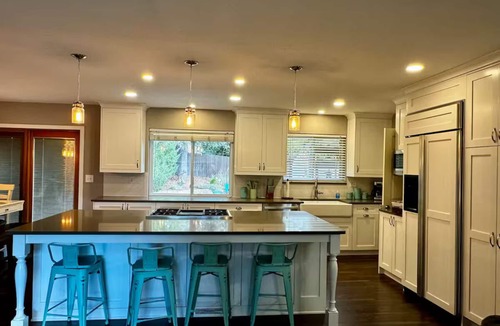 Rustic Hills House | Cozy, Quiet 2-bedroom house in Colorado Springs with WiFi, AC, huge kitchen!