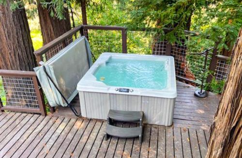 Forestville House | Cozy Riverview Cabin