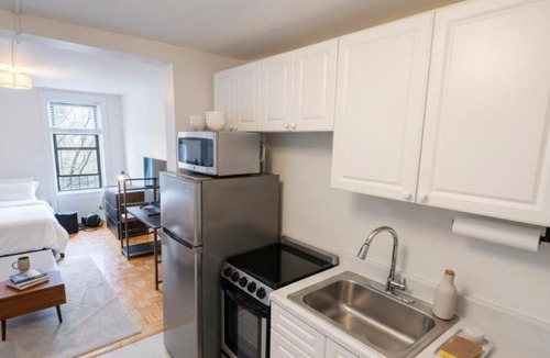 Little Italy Apartment | Cozy Studio in West Village