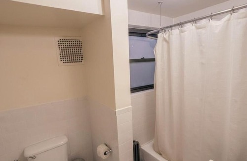 Little Italy Apartment | Cozy Studio in West Village