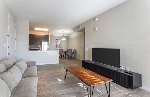 Daytona Beach Apartment | Daytona 2BR Getaway Parking Family & Pet-friendly