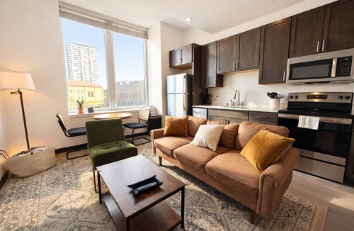 Westown Apartment | Deer District Studio Apt - One Block from Fiserv and Baird