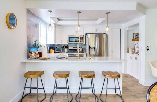 New Smyrna Beach House | Deja Blue Dream - Newly Updated Luxury Beach home