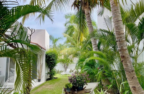 R House | Delightful house with stunning swimming pool!