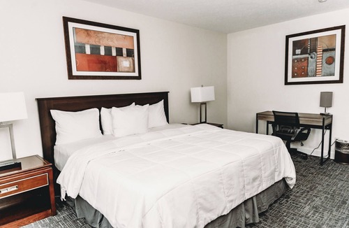 Buckhannon Hotel | Deluxe King Bedroom – Heart of Historic Buckhannon Main St