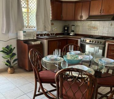 Downtown Mazatlan Apartment | Departamento en el Área de Olas Altas