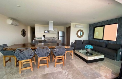 Mazatlan Condo | Departamento en el malecón, Torre Central 102