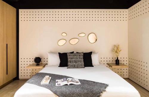 Avenida Revolucion Apartment | Designer Apt: Indoor Pool+Gym+Business Lounge