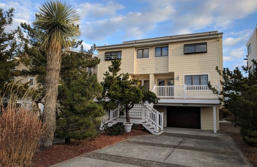 Southend House | Direct Oceanfront Home, Quiet Location Yet Close To Everything