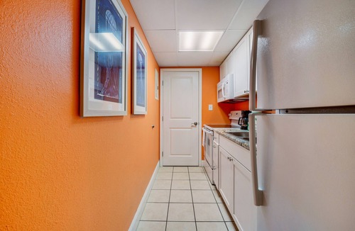 Myrtle Beach Resort | Direct oceanfront, separate bedroom, full kitchen - rates lower than last year !