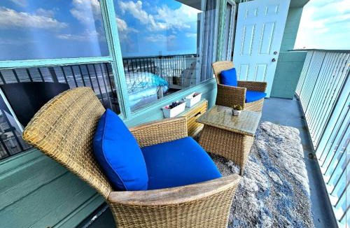 East Daytona Apartment | Direct Oceanfront With Balcony
