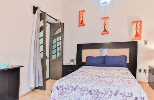 Colonia Roma Bed & Breakfast | Discover La Roma from Your Private Retreat
