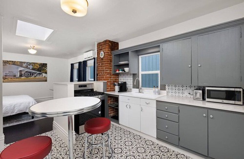 Bellingham Apartment | District Suite in the Fountain District of Bellingham