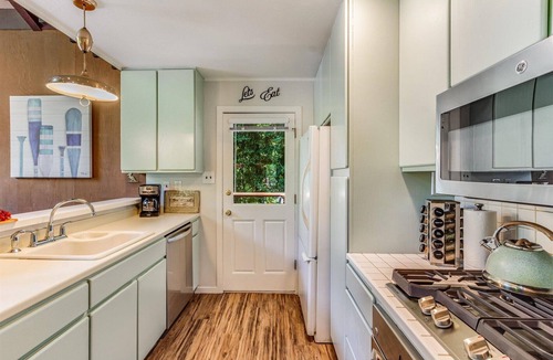Guerneville Cabin | Dock! Direct River Access! Hot Tub~Game Room~Guerneville~Lazy River