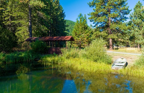 Sloat House | Dog-friendly home on 200 acres with meadow/forest views & river access