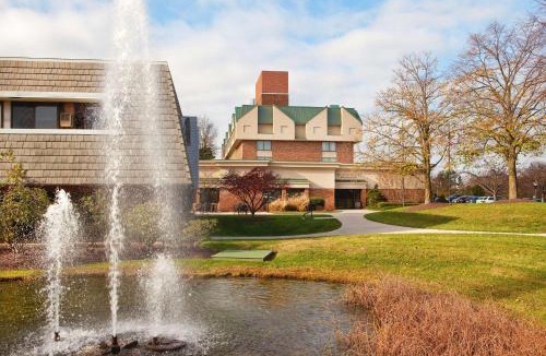 Pikesville Hotel | DoubleTree By Hilton Baltimore North Pikesville