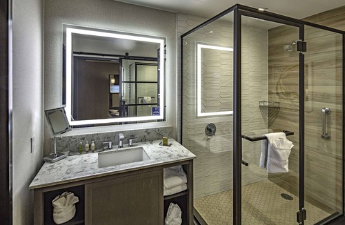 Modesto Hotel | DoubleTree by Hilton Hotel Modesto