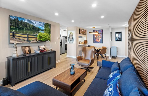 Inner Harbor Condo | Downtown Baltimore Waterfront 1 Bedroom Luxury Condo