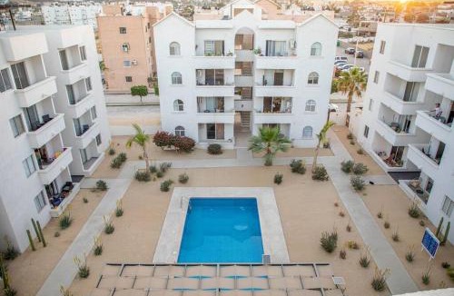 El Medano Ejidal Apartment | Downtown Beach Condo w/Pool