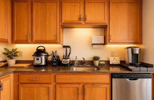 Downtown Condo | Downtown Silver Spring 2BR LuxePad, Walk to DC Metro, Gym