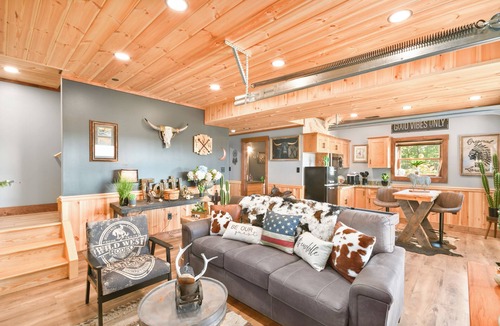 Smithsburg Cabin | Dreamcatcher Cabin ~Scenic views with BIG sky hues