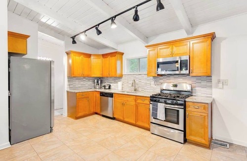 Buford Highway House | Drew Valley Villa Stay