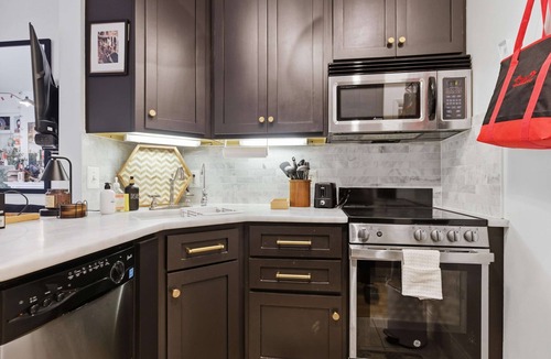 Northwest Apartment | Dupont Circle Studio Near METRO-rail, Pet-Friendly