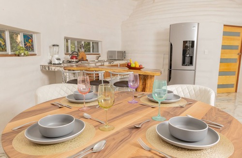 Leona Vicario House | Eco-friendly dome amidst the beautiful jungle, with modern amenities and pool!