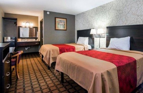 Selma Hotel | Econo Lodge Selma - Smithfield