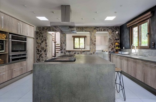 El Santuario Villa | El Salto: Luxury Ranch with Lake View