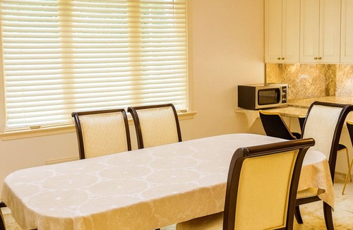 Monsey House | Elegant 7+ bed, mansion, kosher, Shabbos-friendly