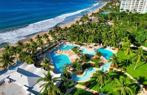 Ixtapa Apartment | Elegant Beachfront Studio in Monarca Ixtapa