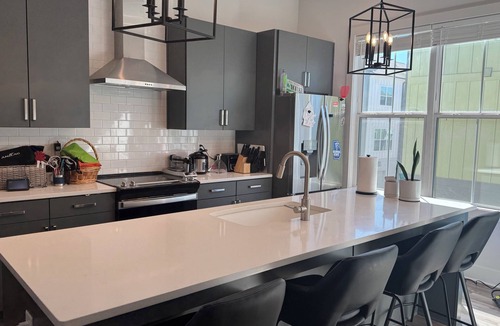 Summerhill House | Elite World Cup 3-Bdr Summerhill Townhouse by Beltline w/BRT direct to Stadium
