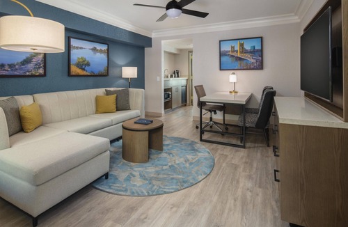 Central Sacramento Hotel | Embassy Suites by Hilton Sacramento Riverfront Promenade