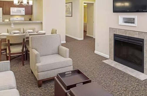 Berkeley Hotel | Ensuring a Very Comfortable Stay! 3 Convenient Rooms w/Kitchen, Free Parking, Pool