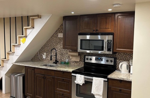 Mount Pleasant House | Entire basement apartment - 2067 Park Road, Nw Dc.