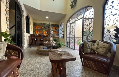 Zapotlanejo House | Entire Colonial Home with Private Parking - 6 min drive to Centro